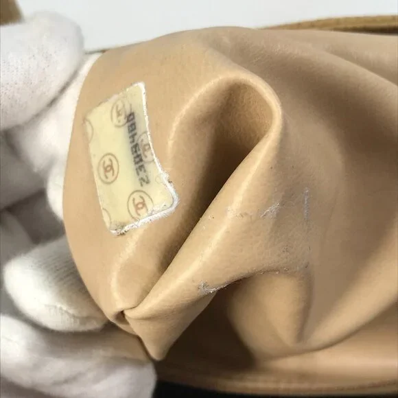 CHANEL Vintage Cream Caviar Leather Tote Bag - Picture 11 of 16